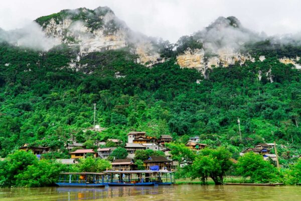 Ha Giang Loop - Cao Bang - Ban Gioc Waterfall - Ba Be Lake 6-day Tour