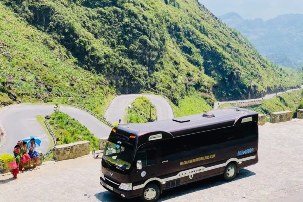 Sapa to Ha Giang Limousine 13-seater bus