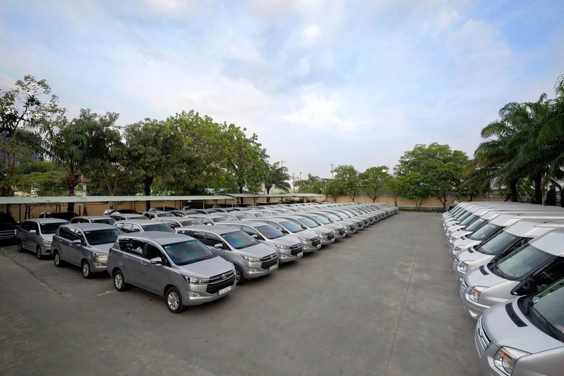 Vietnam car rental service