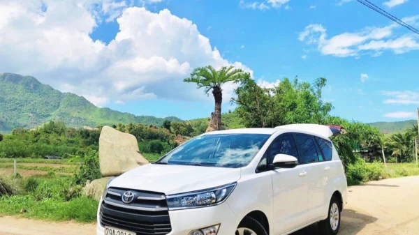 Vietnam car rental service