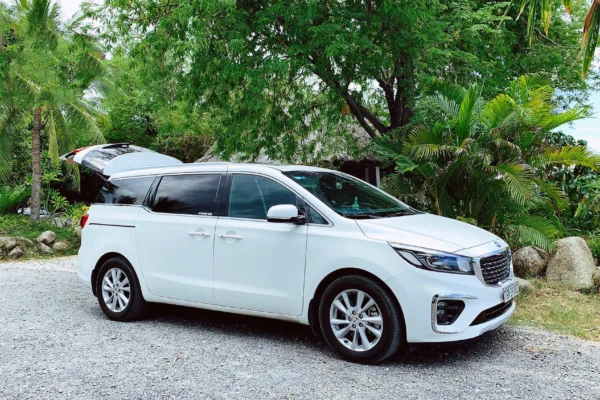 Vietnam car rental service